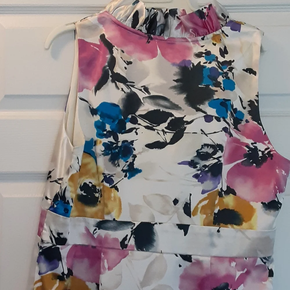 Suite 7 sleeveless Floral Dress - Picture 4 of 8